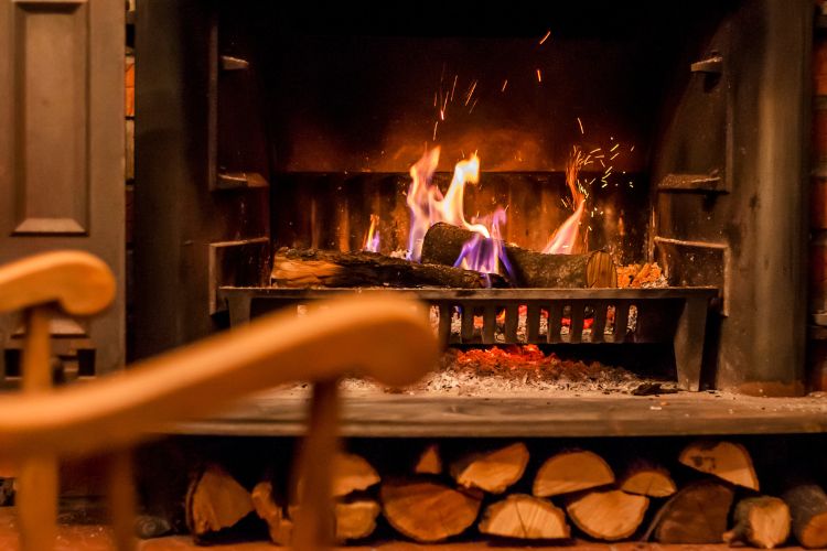 Fireplaces: Styles, Facades, and Mantel Design